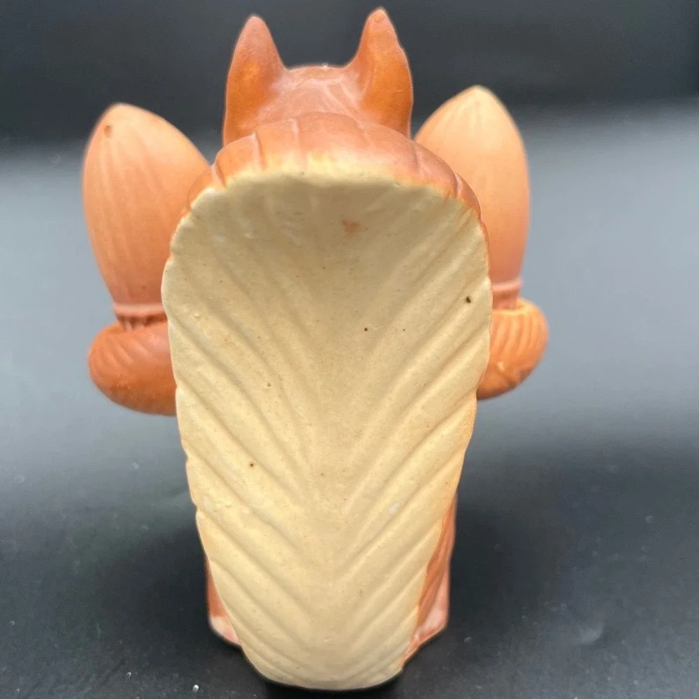 N/A kitschy squirrel